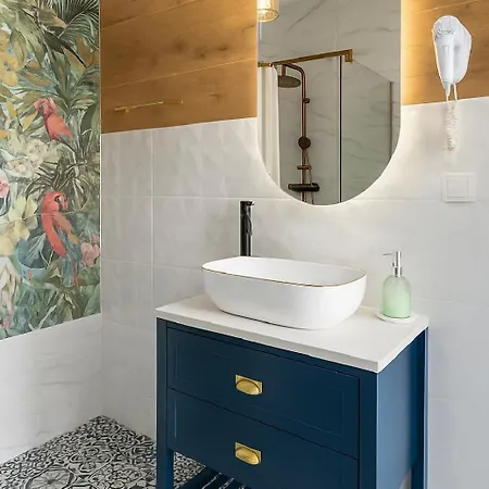 Cudne Manowce * ليبا